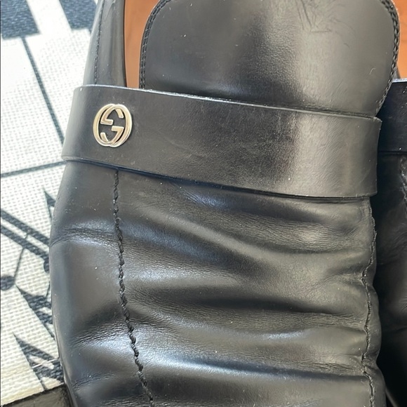 Gucci Black Slip-On Loafers with Polished Leather main image 5